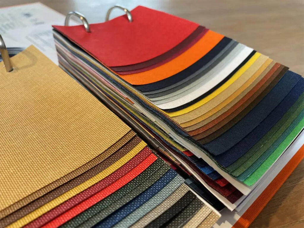 Muestras de libros, muestras de papel y especificaciones preparadas para la evaluación de capacidades