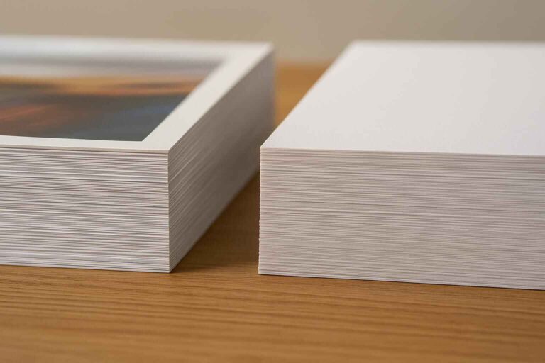 Papel estucado frente a papel sin estucar para la impresión de libros