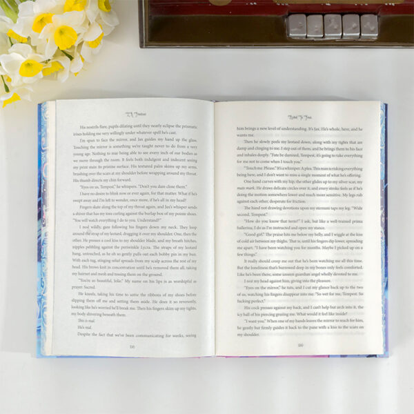 Patterned Sprayed-Edge Fantasy Hardcover Novel Printing