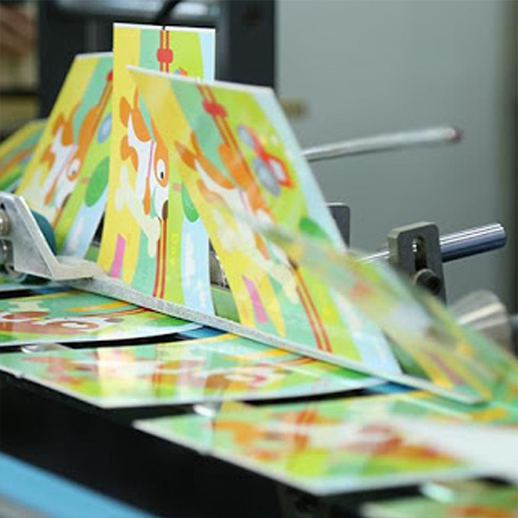 Come viene determinato lo spessore delle pagine dei libri cartonati